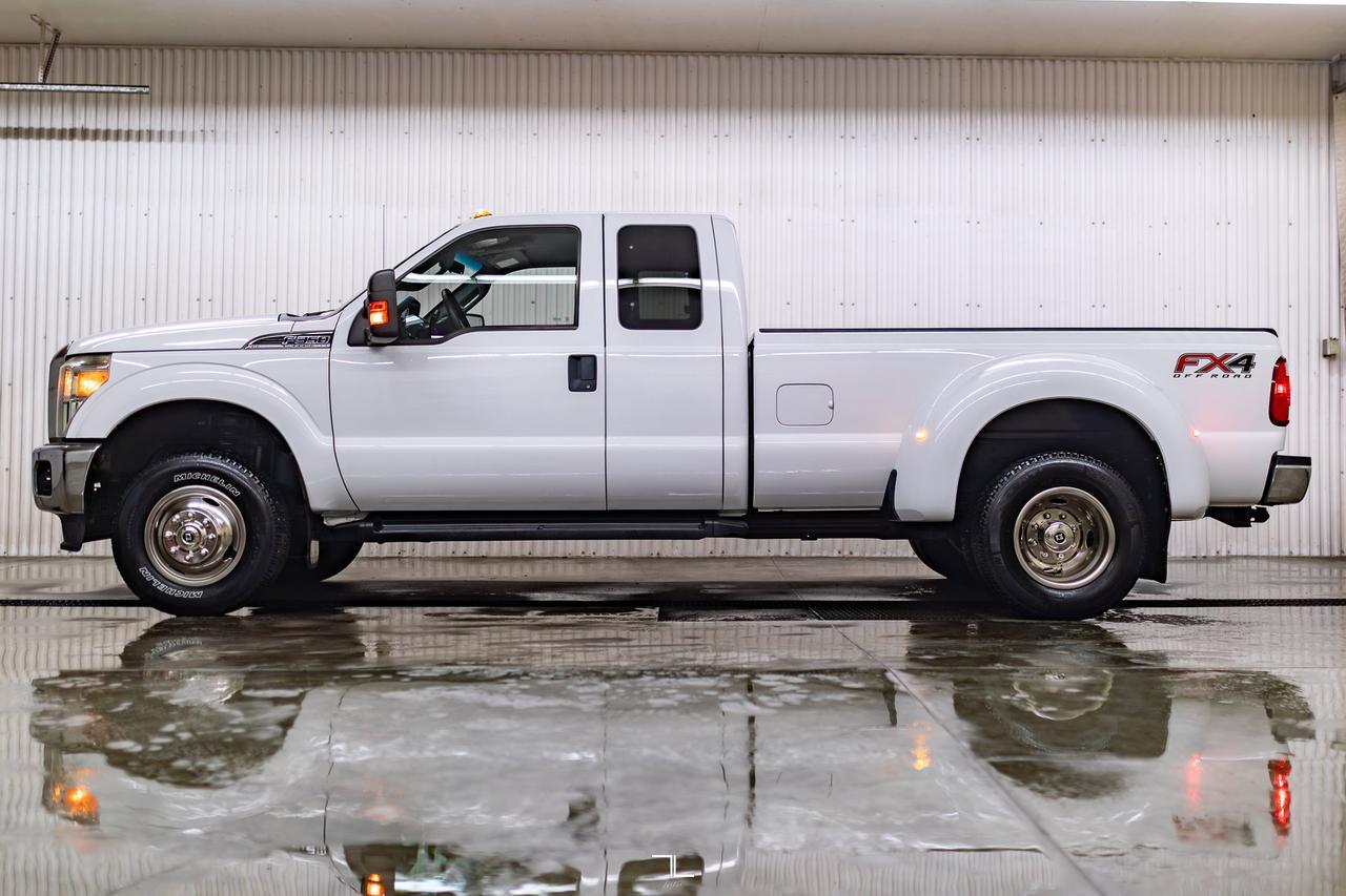 2012 Ford F-350 4x4 Super Cab XLT Dually Red Deer AB