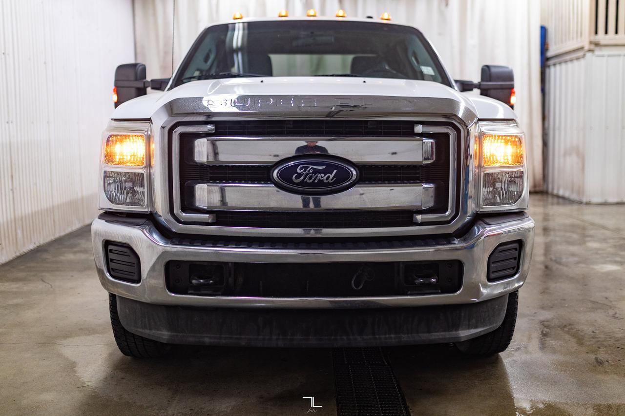 2012 Ford F-350 4x4 Super Cab XLT Dually Red Deer AB