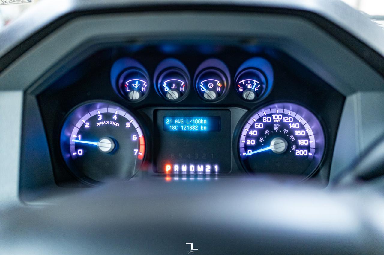 2012 Ford F-350 4x4 Super Cab XLT Dually Red Deer AB