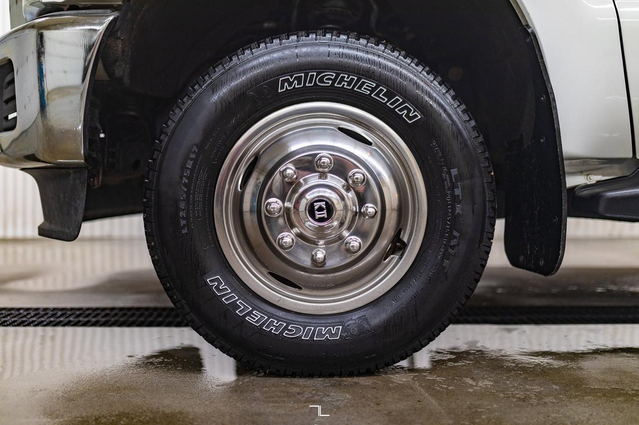 2012 Ford F-350 4x4 Super Cab XLT Dually Red Deer AB