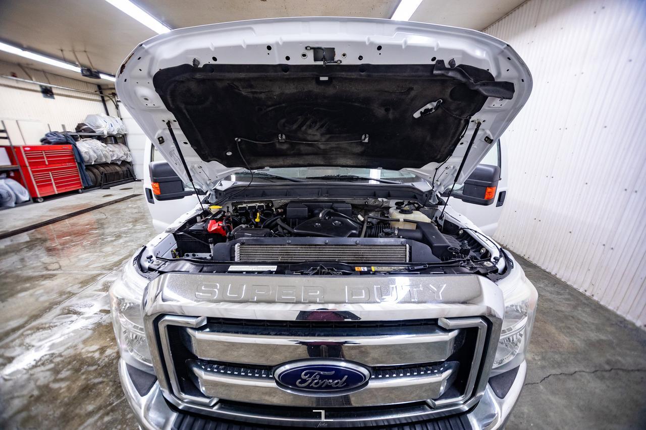 2012 Ford F-350 4x4 Super Cab XLT Dually Red Deer AB