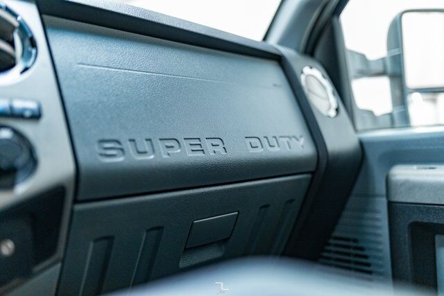 2012 Ford F-350 4x4 Super Cab XLT Dually Red Deer AB