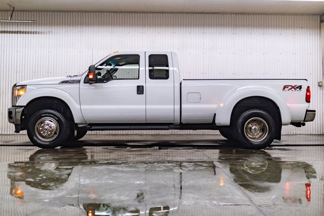 2012 Ford F-350 4x4 Super Cab XLT Dually Red Deer AB