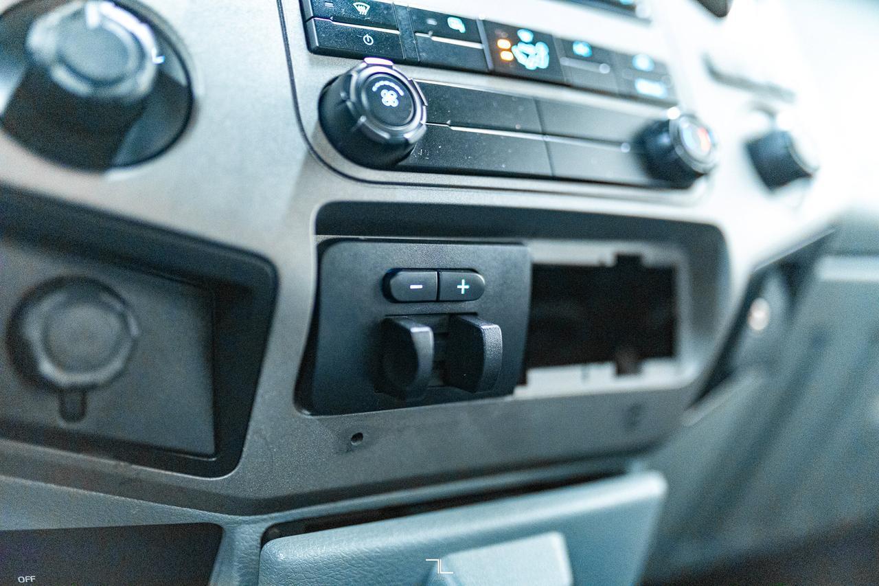 2012 Ford F-350 4x4 Super Cab XLT Dually Red Deer AB