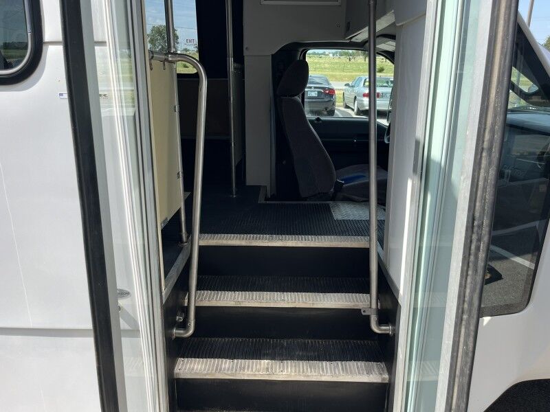 2012 Ford F-550 4x4 Diesel Passenger Bus ***4WD*** XL Collinsville OK