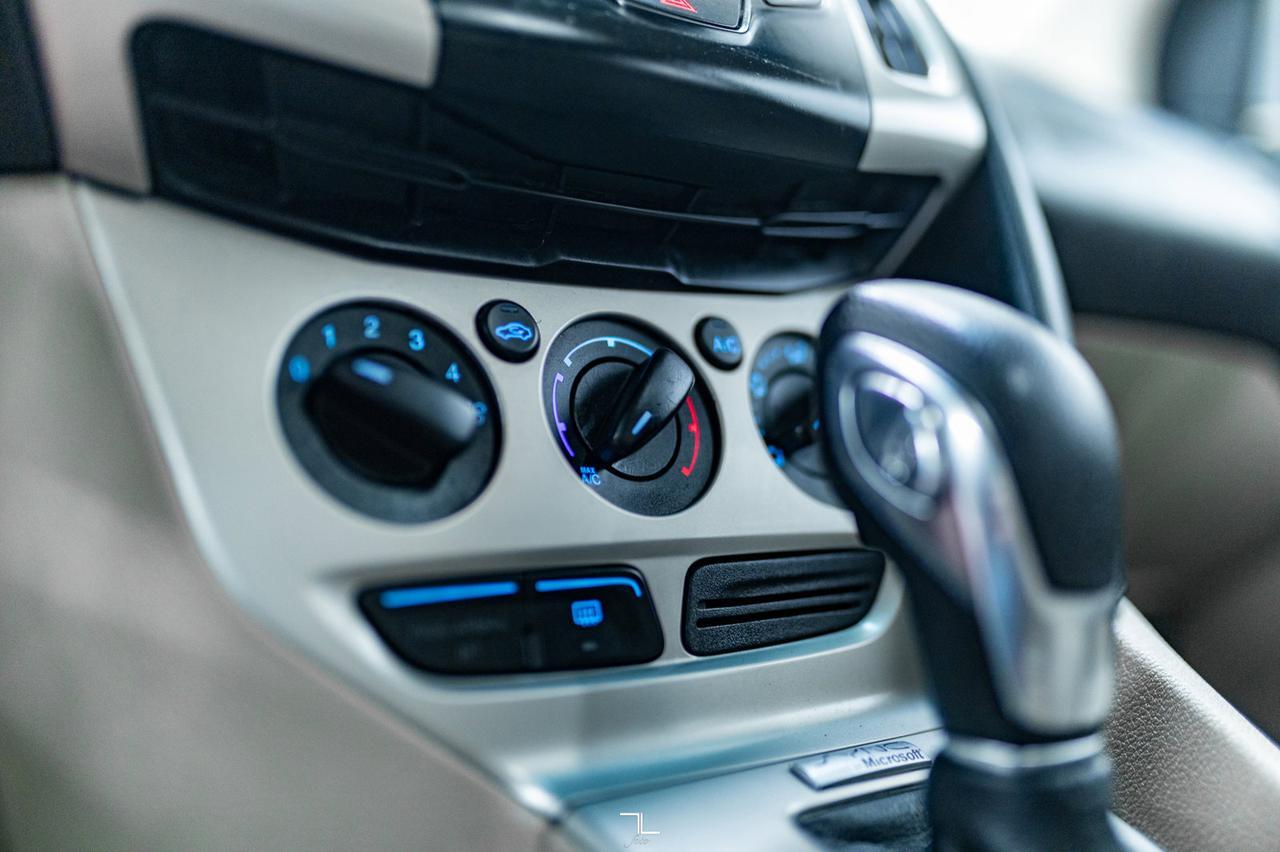 2012 Ford Focus SE Hatchback Roof Red Deer AB