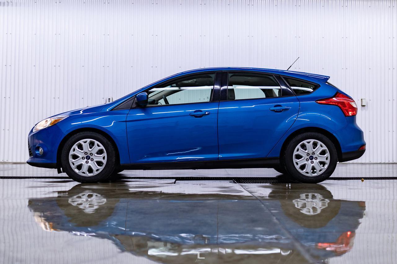 2012 Ford Focus SE Hatchback Roof Red Deer AB