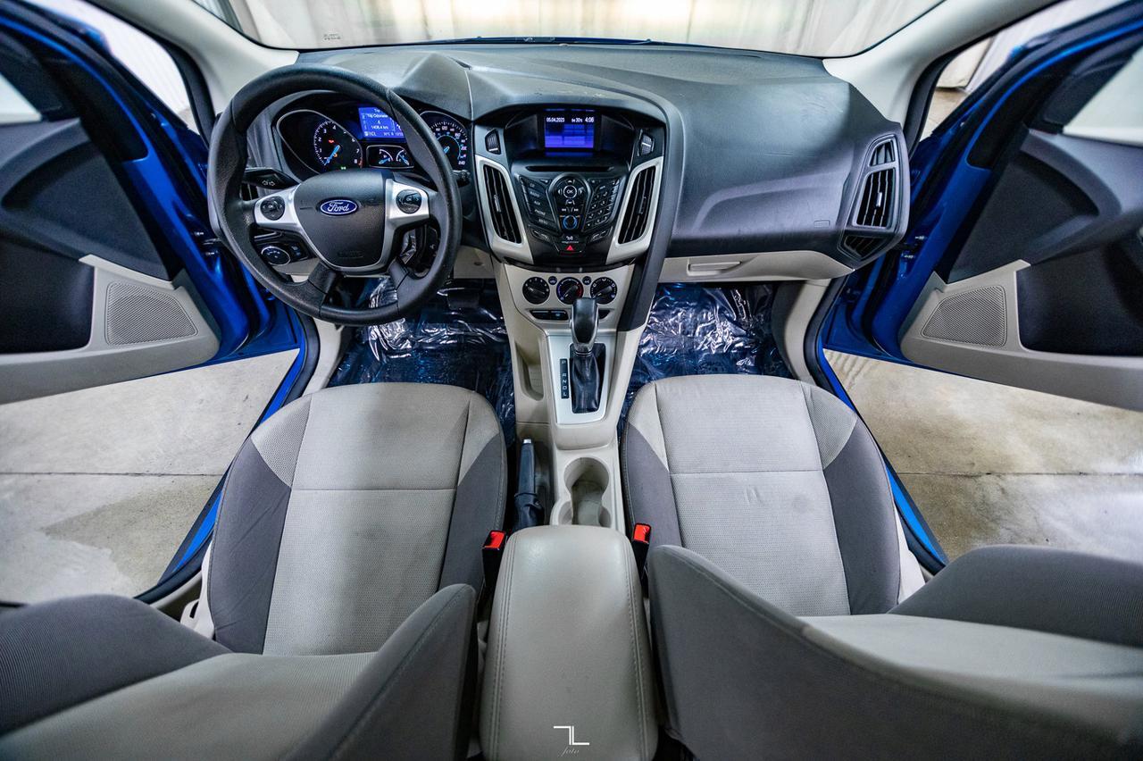 2012 Ford Focus SE Hatchback Roof Red Deer AB