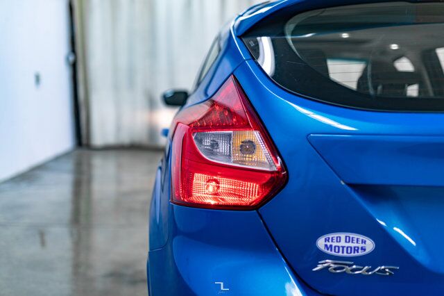 2012 Ford Focus SE Hatchback Roof Red Deer AB