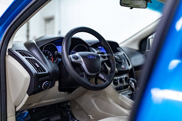 2012 Ford Focus SE Hatchback Roof Red Deer AB