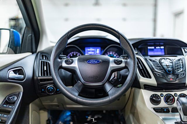 2012 Ford Focus SE Hatchback Roof Red Deer AB