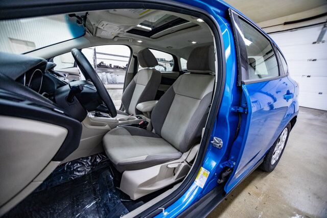 2012 Ford Focus SE Hatchback Roof Red Deer AB