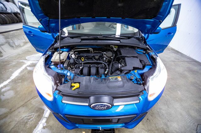 2012 Ford Focus SE Hatchback Roof Red Deer AB