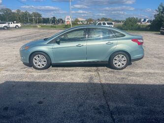 Ford Focus SE 2012