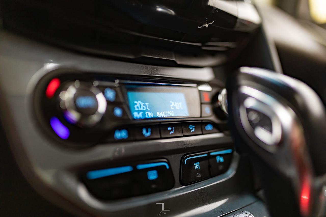 2012 Ford Focus Titanium Leather Roof Nav BCam Red Deer AB