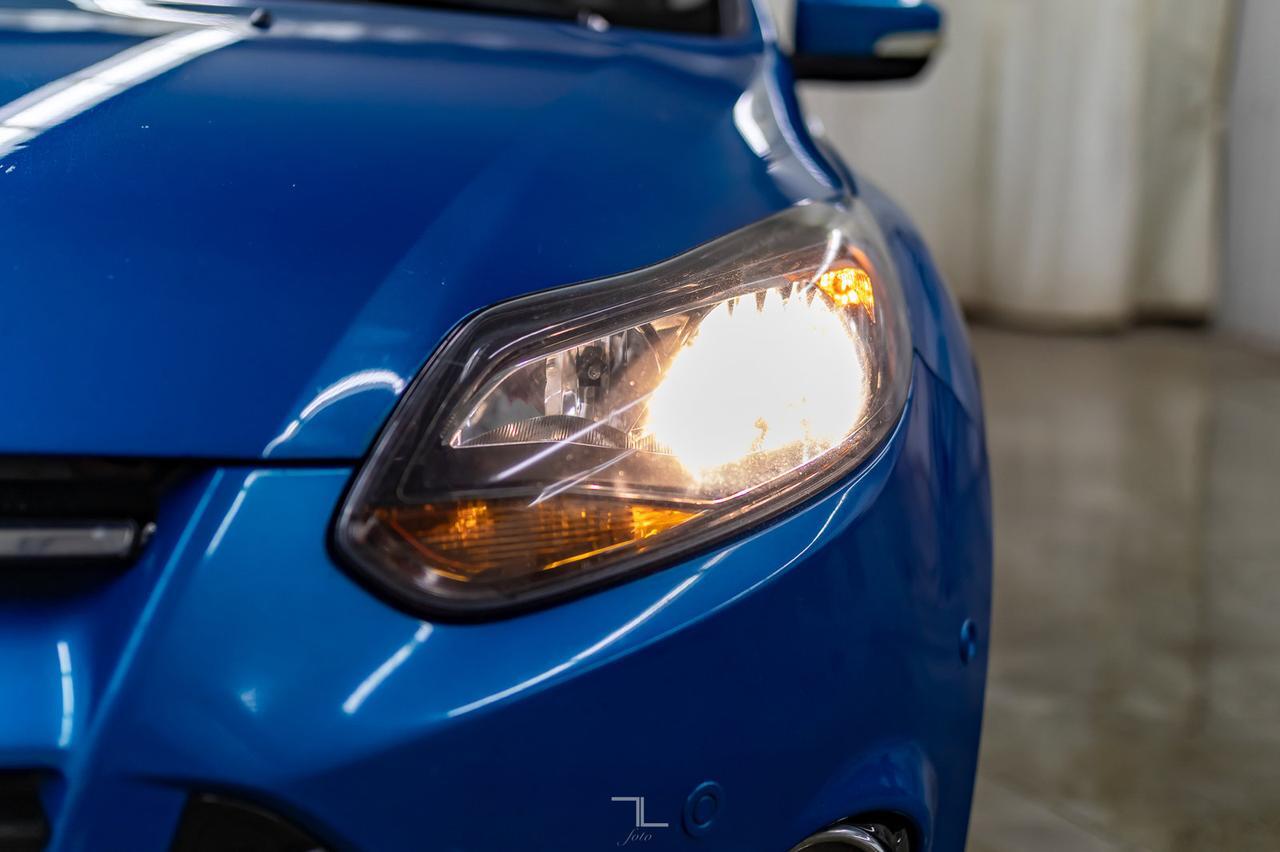 2012 Ford Focus Titanium Leather Roof Nav BCam Red Deer AB