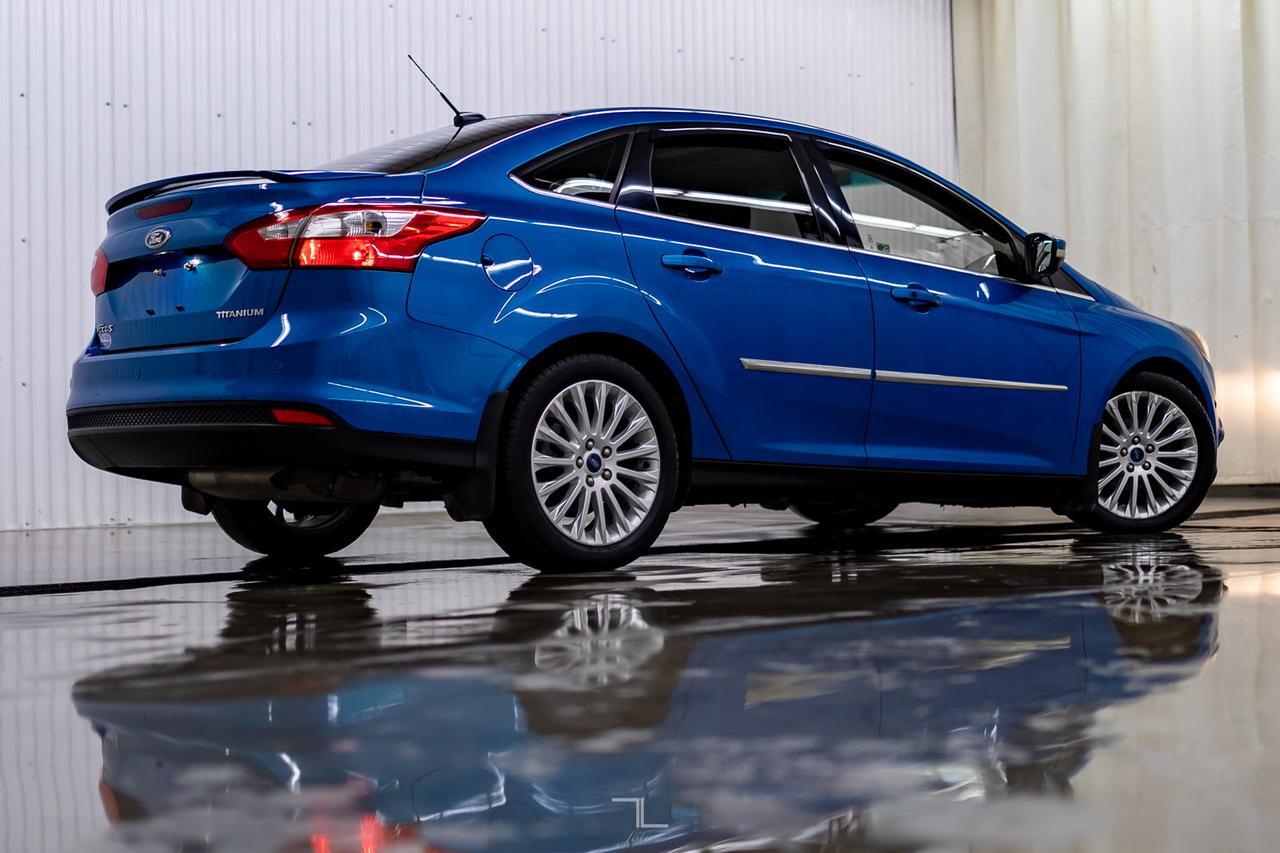 2012 Ford Focus Titanium Leather Roof Nav BCam Red Deer AB