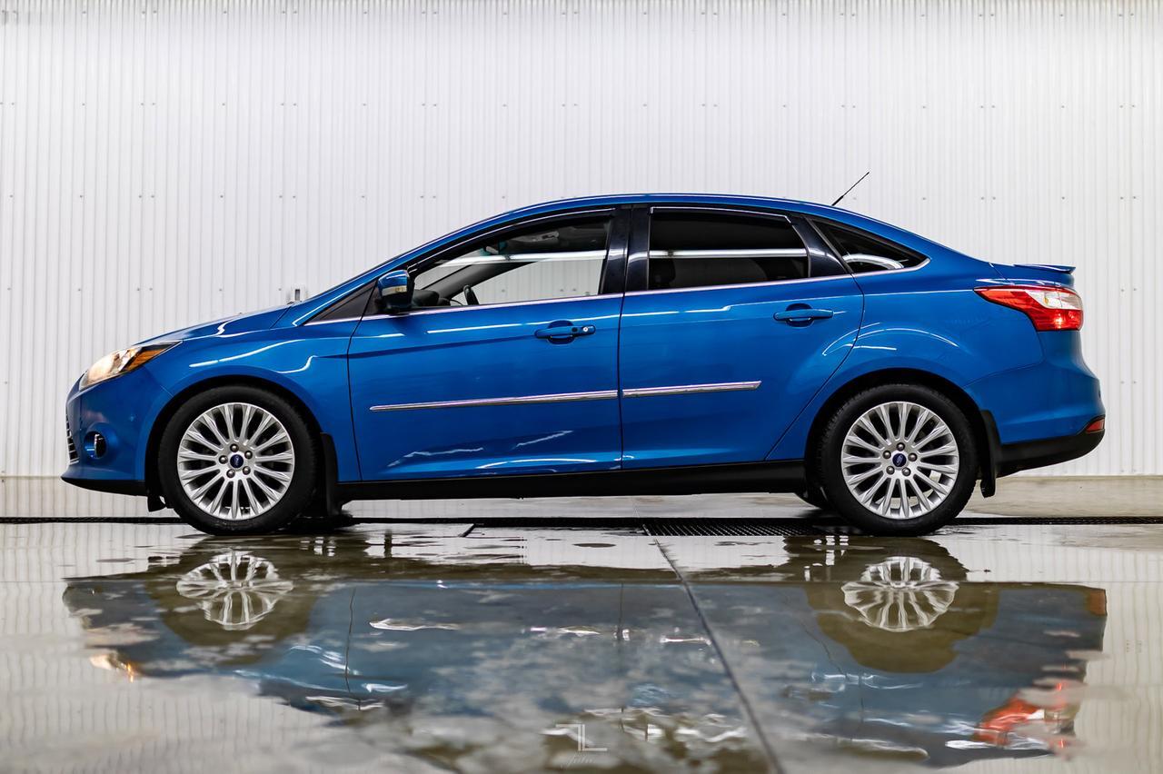 2012 Ford Focus Titanium Leather Roof Nav BCam Red Deer AB