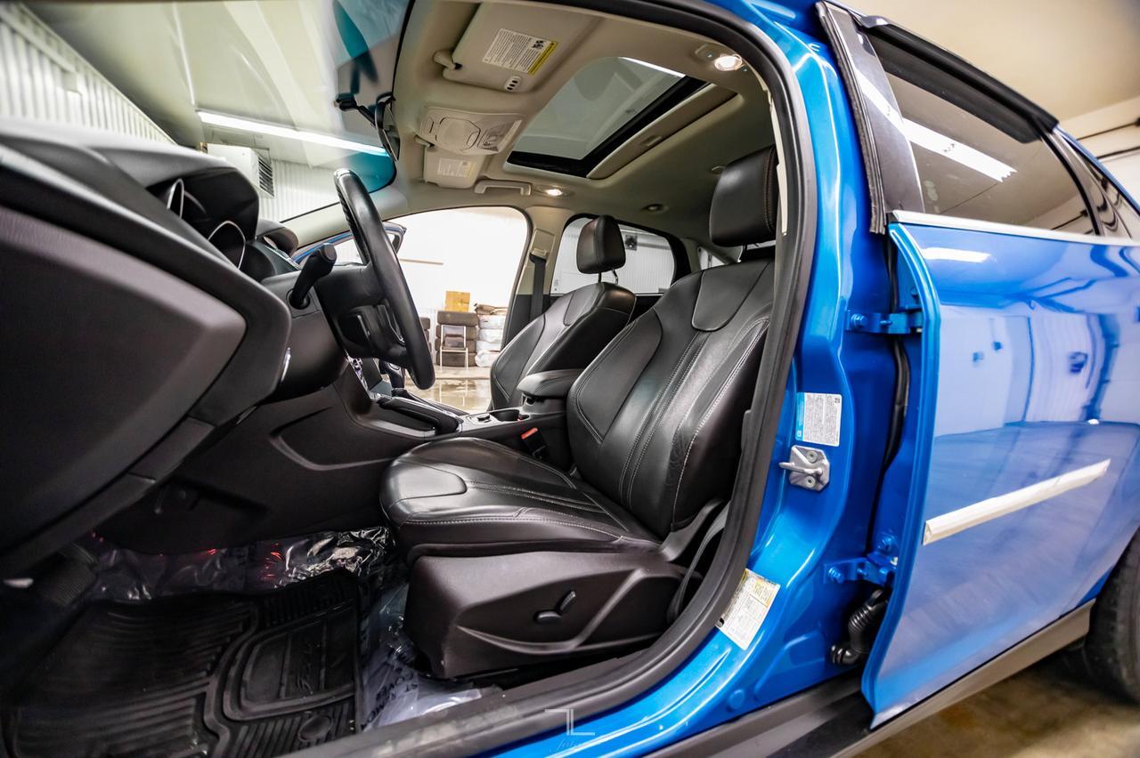 2012 Ford Focus Titanium Leather Roof Nav BCam Red Deer AB