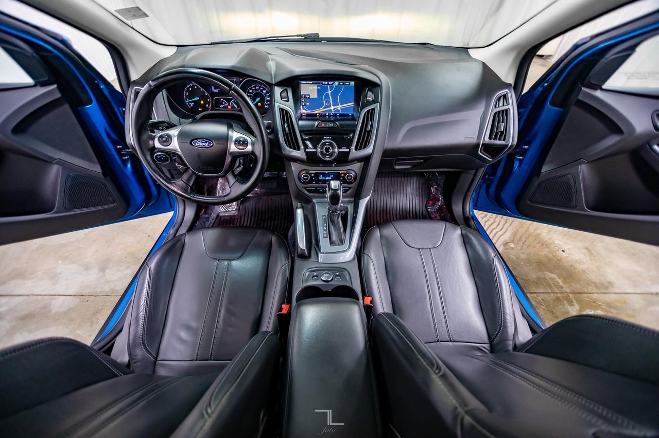 2012 Ford Focus Titanium Leather Roof Nav BCam Red Deer AB