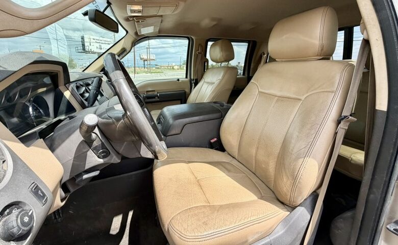 2012 Ford Super Duty F-350 SRW Lariat  TX