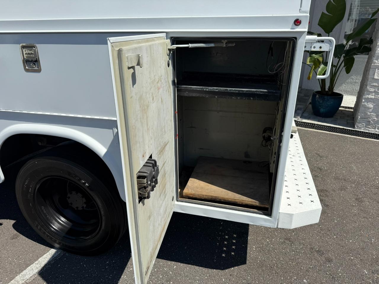 2012 Ford Super Duty F-550 DRW 2WD Reg Cab 141" WB 60" CA XLT Jacksonville FL