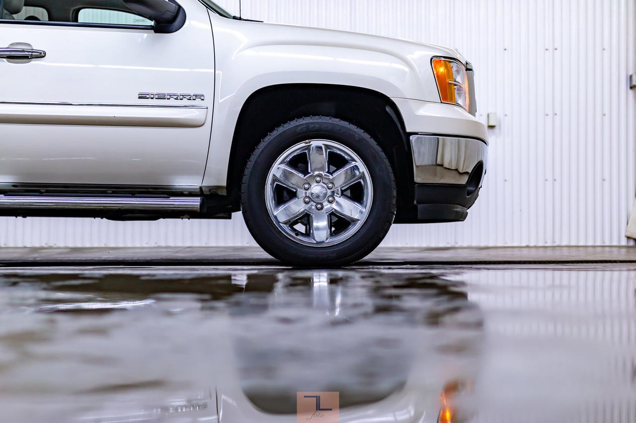 2012 GMC Sierra 1500 4x4 Crew Cab SLT Leather Roof BCam Red Deer AB