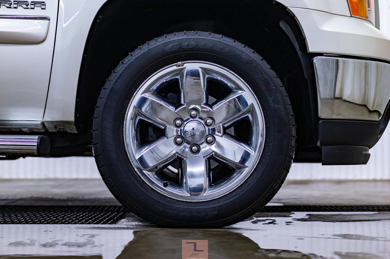 2012 GMC Sierra 1500 4x4 Crew Cab SLT Leather Roof BCam Red Deer AB