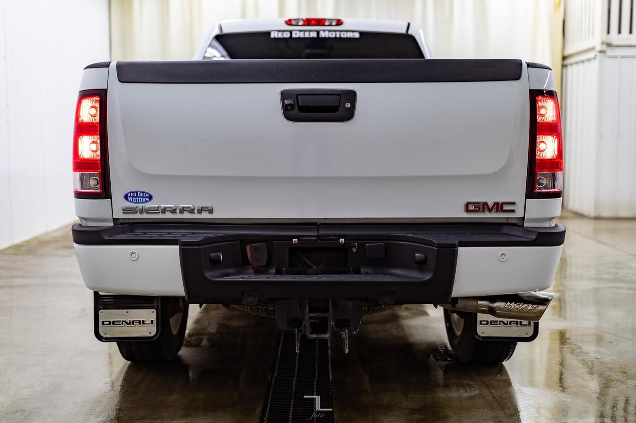 2012 GMC Sierra 2500HD 4x4 Crew Cab Denali Diesel Leather Roof Nav Red Deer AB