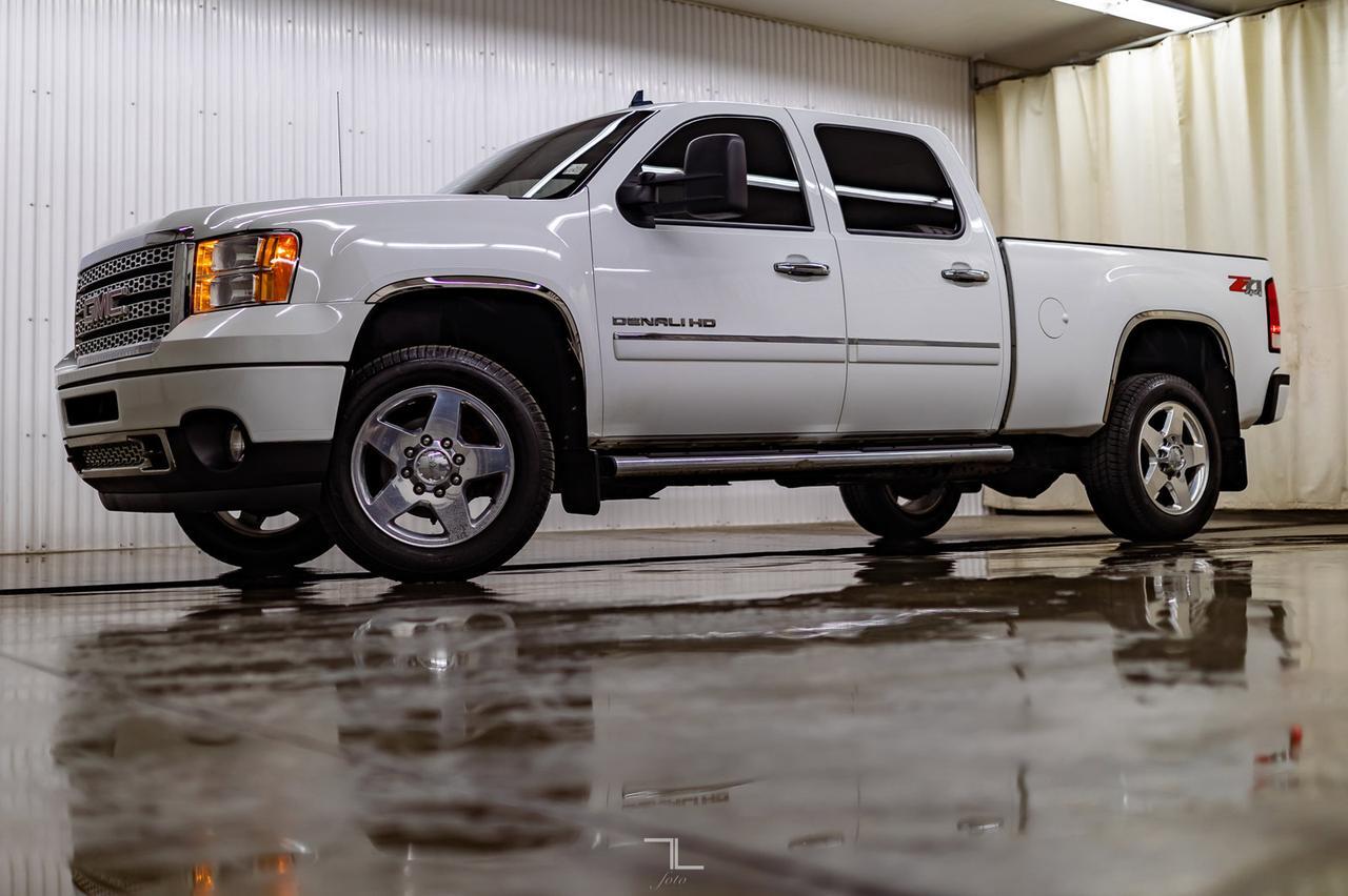 2012 GMC Sierra 2500HD 4x4 Crew Cab Denali Diesel Leather Roof Nav Red Deer AB