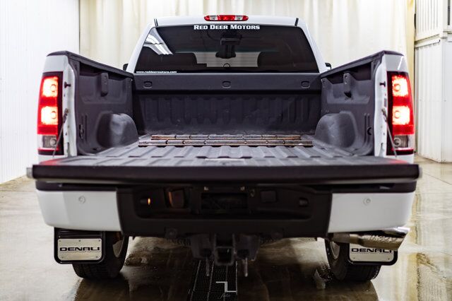 2012 GMC Sierra 2500HD 4x4 Crew Cab Denali Diesel Leather Roof Nav Red Deer AB