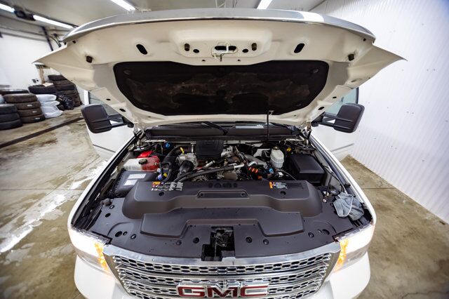 2012 GMC Sierra 2500HD 4x4 Crew Cab Denali Diesel Leather Roof Nav Red Deer AB