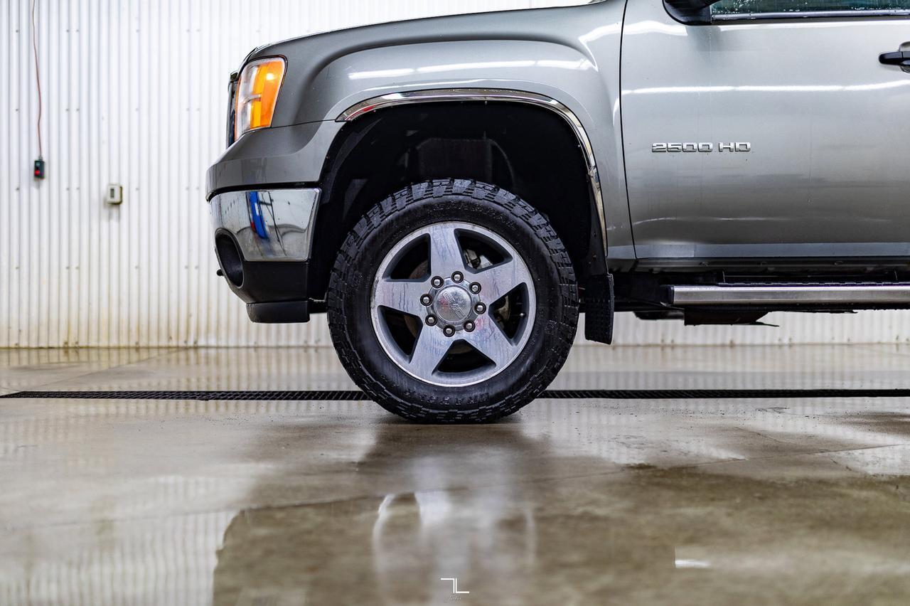 2012 GMC Sierra 2500HD 4x4 Crew Cab SLE Z71 Diesel Leather BCam Red Deer AB