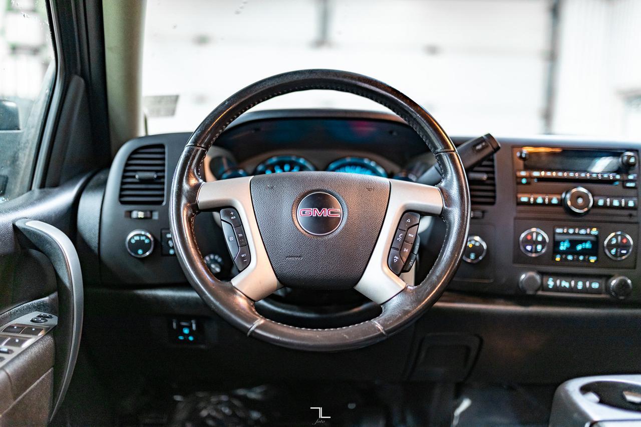 2012 GMC Sierra 2500HD 4x4 Crew Cab SLE Z71 Diesel Leather BCam Red Deer AB