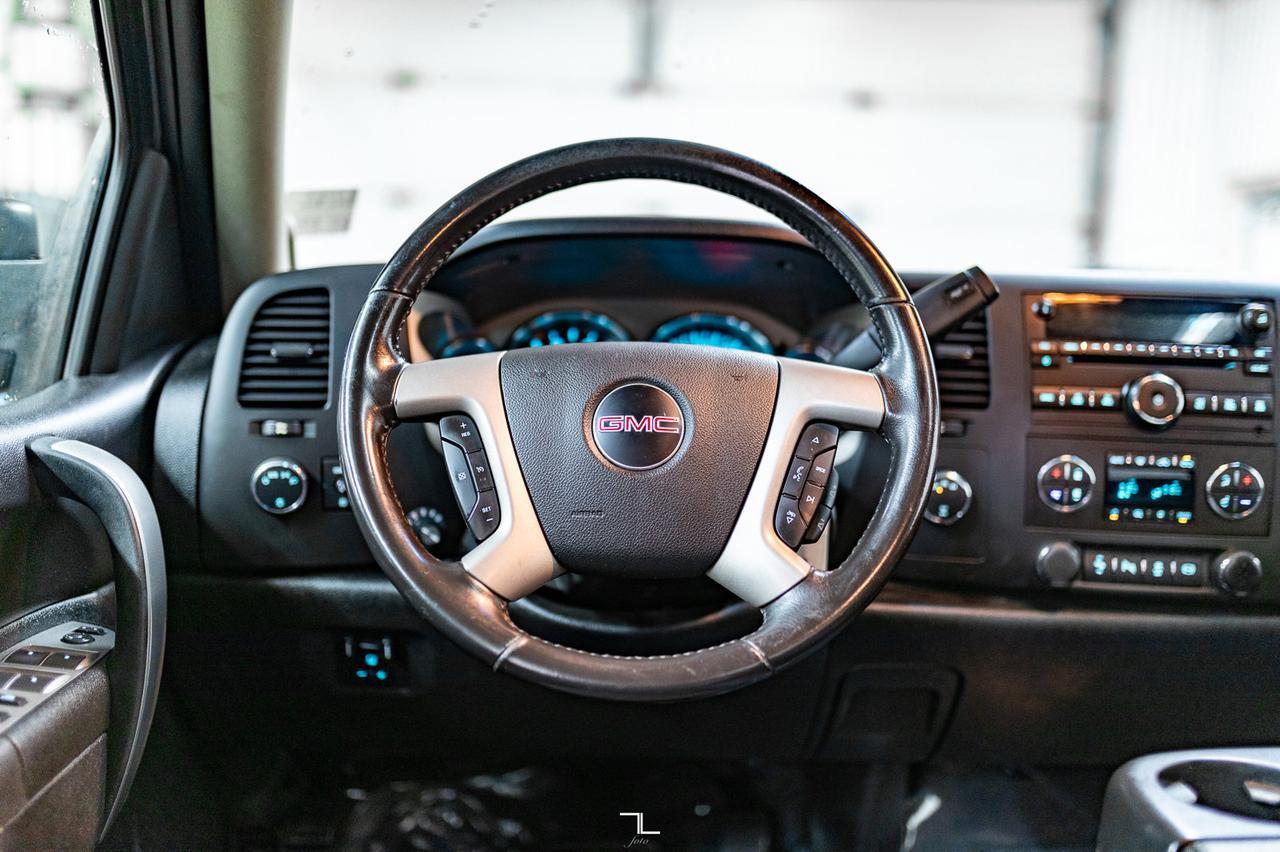 2012 GMC Sierra 2500HD 4x4 Crew Cab SLE Z71 Diesel Leather BCam Red Deer AB