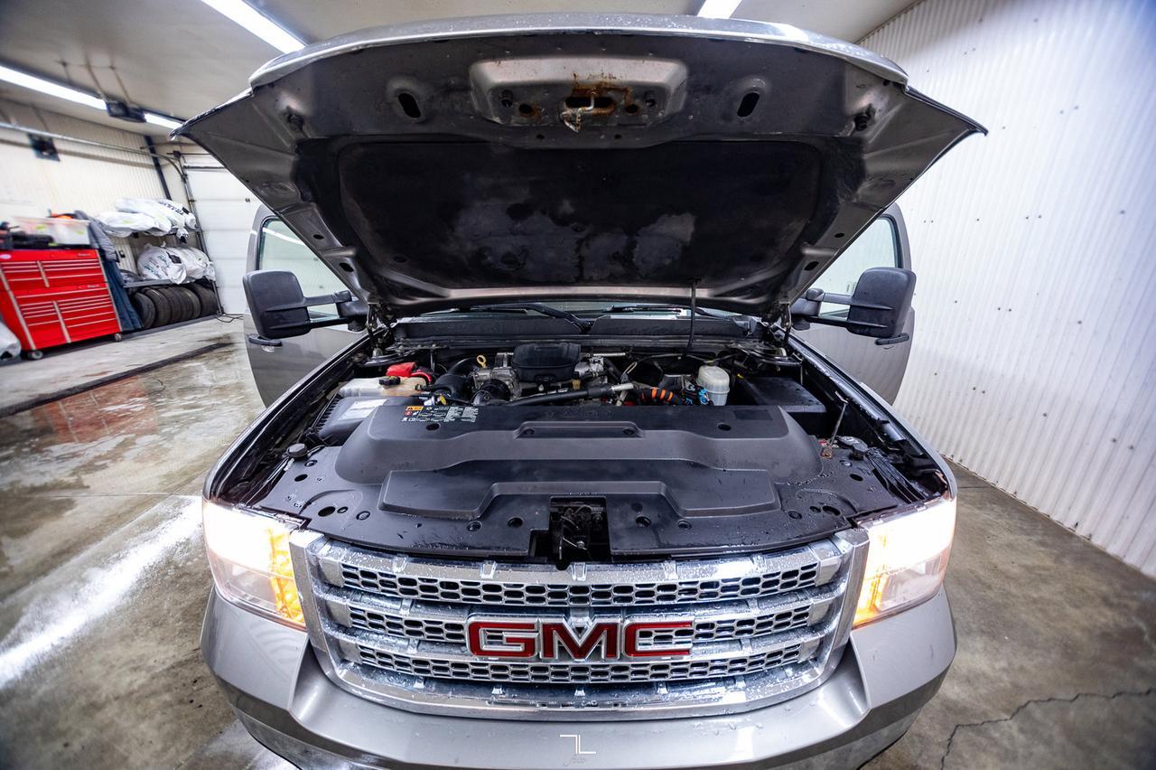 2012 GMC Sierra 2500HD 4x4 Crew Cab SLE Z71 Diesel Leather BCam Red Deer AB