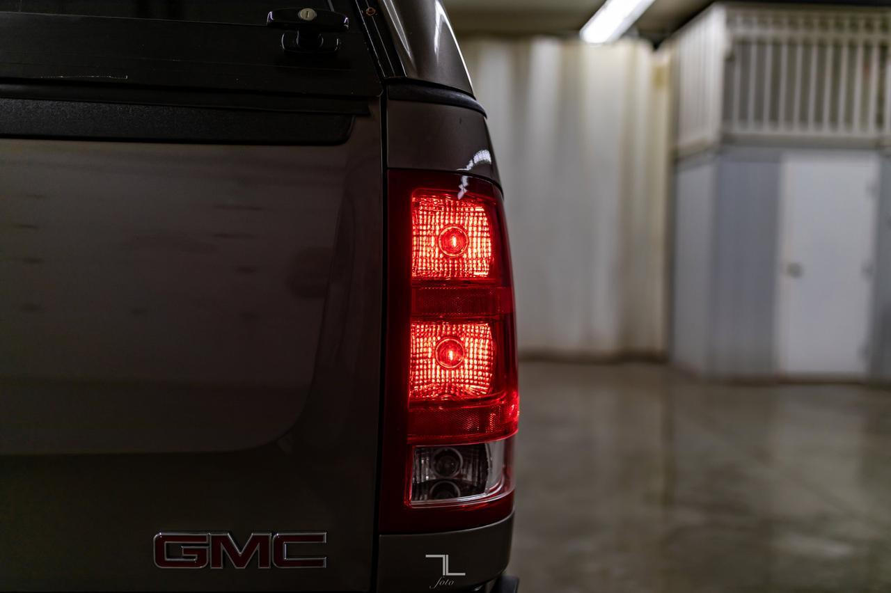 2012 GMC Sierra 2500HD 4x4 Crew Cab SLE Z71 Diesel Red Deer AB