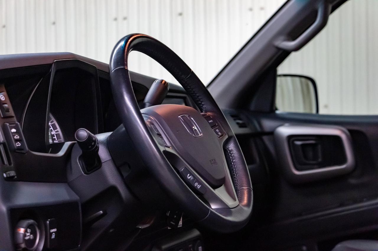 2012 Honda Ridgeline 4x4 Crew Cab Sport Touring Leather Roof Nav Red Deer AB