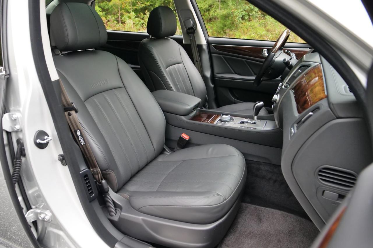 2012 Hyundai Equus Signature / Driver Massage / Cooled Seats / Sunroof! Lincolnton NC