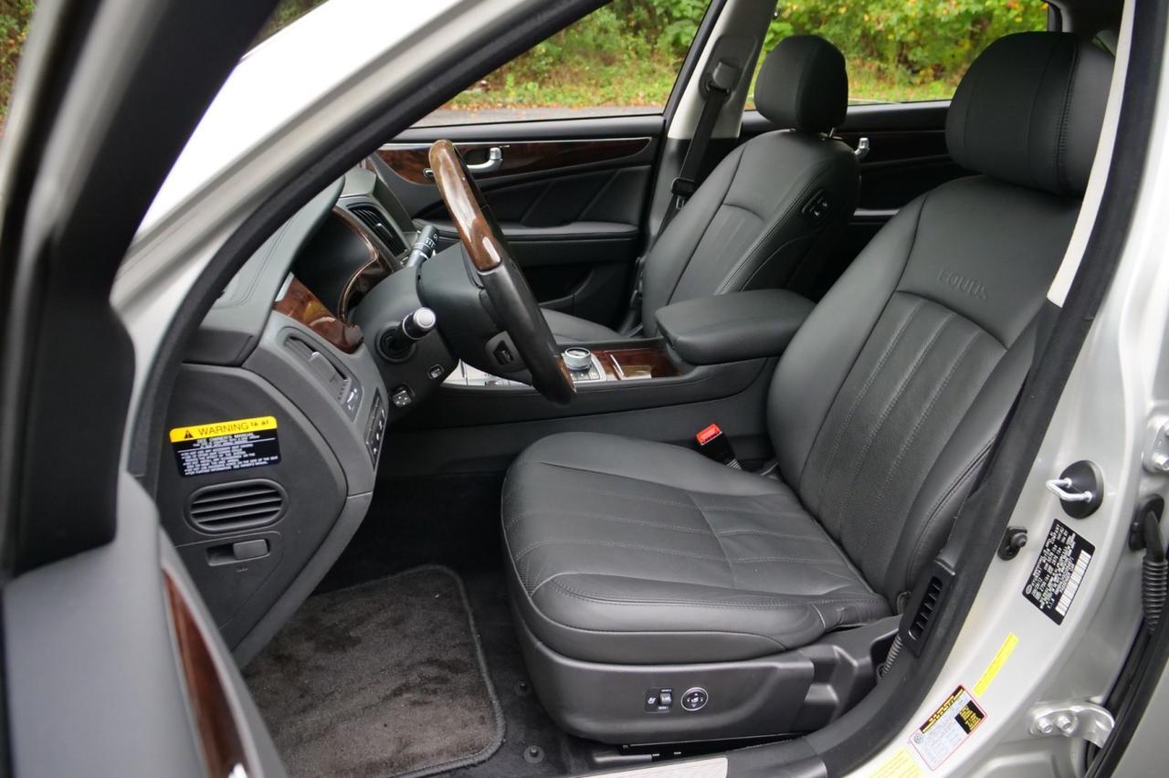 2012 Hyundai Equus Signature / Driver Massage / Cooled Seats / Sunroof! Lincolnton NC