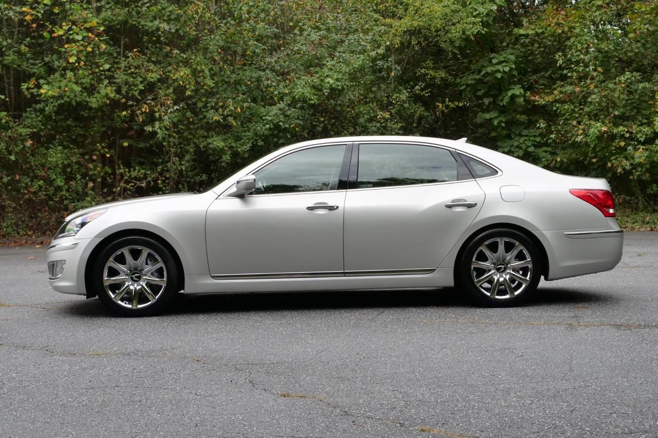 2012 Hyundai Equus Signature / Driver Massage / Cooled Seats / Sunroof! Lincolnton NC