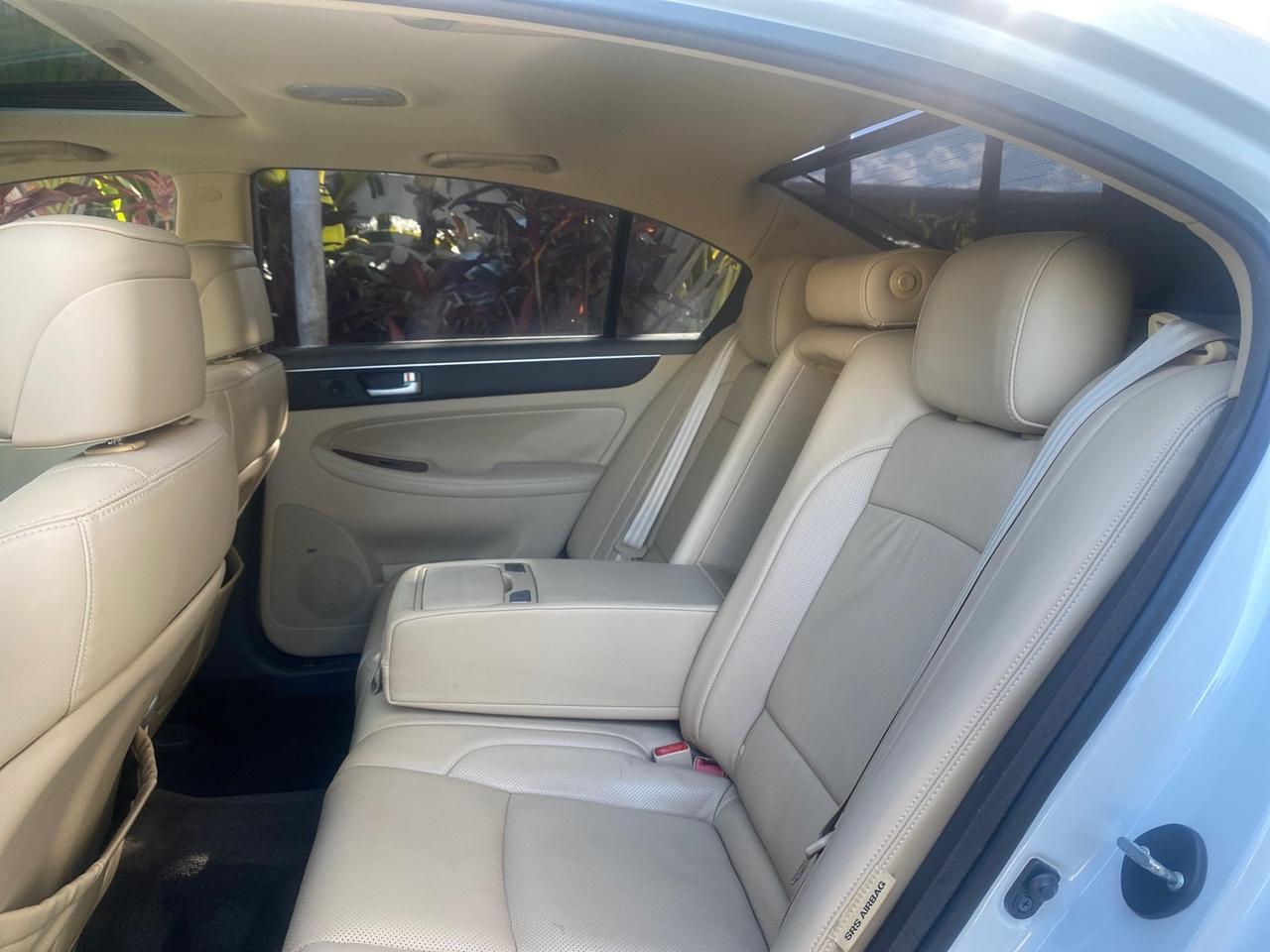 2012 Hyundai Genesis 4.6L V8 LOW MILES PEARL WHITE Pompano Beach FL