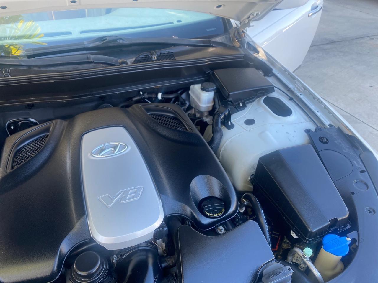 2012 Hyundai Genesis 4.6L V8 LOW MILES PEARL WHITE Pompano Beach FL