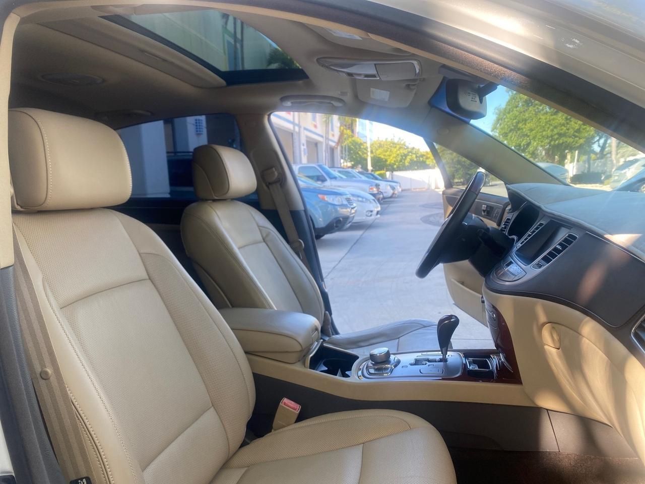 2012 Hyundai Genesis 4.6L V8 LOW MILES PEARL WHITE Pompano Beach FL