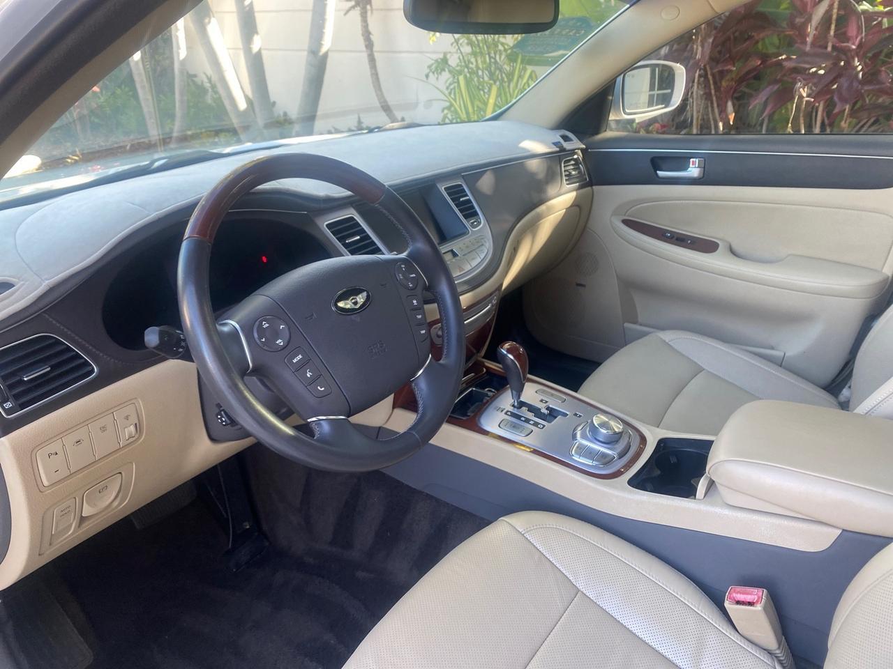 2012 Hyundai Genesis 4.6L V8 LOW MILES PEARL WHITE Pompano Beach FL