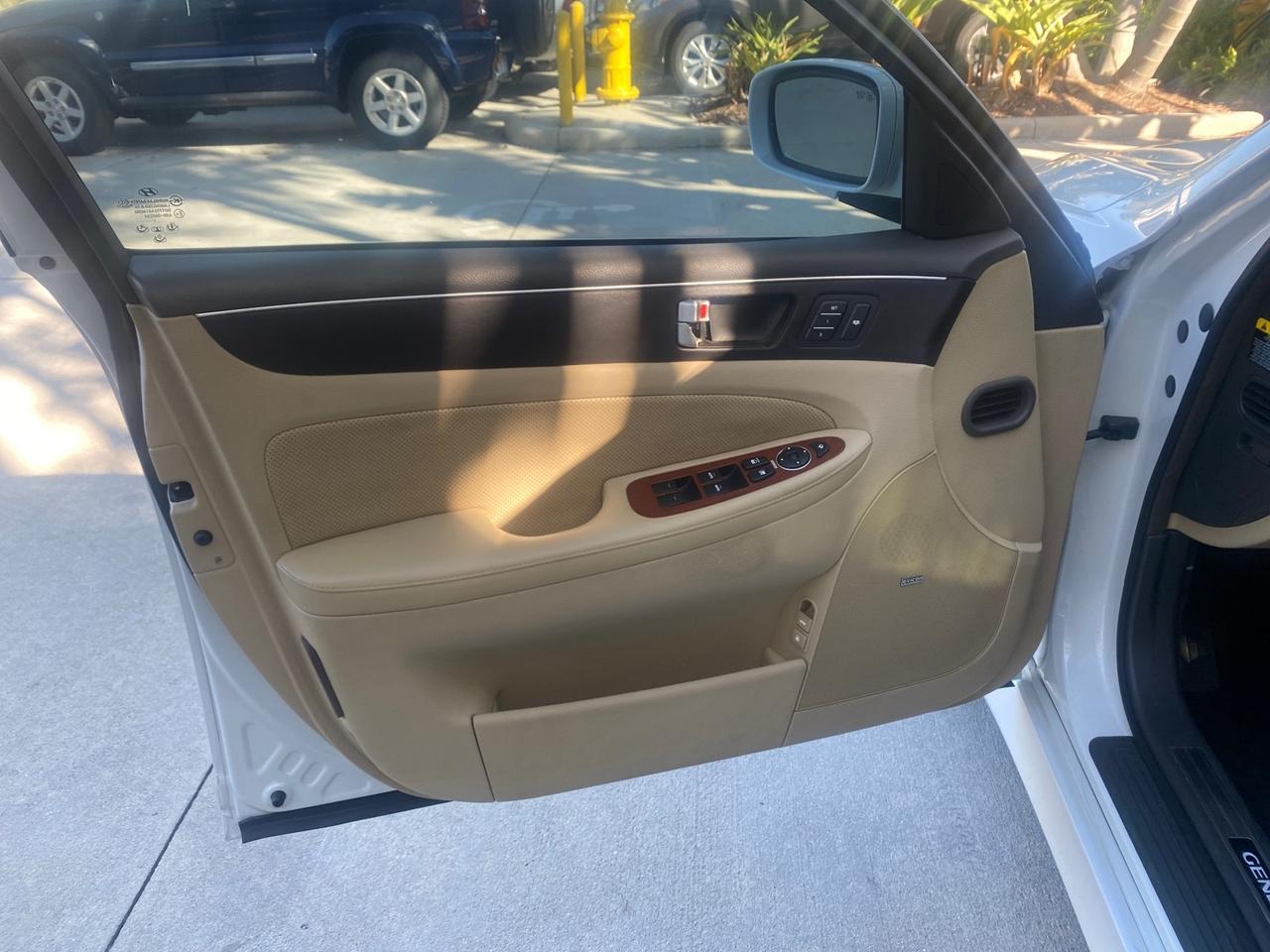 2012 Hyundai Genesis 4.6L V8 LOW MILES PEARL WHITE Pompano Beach FL