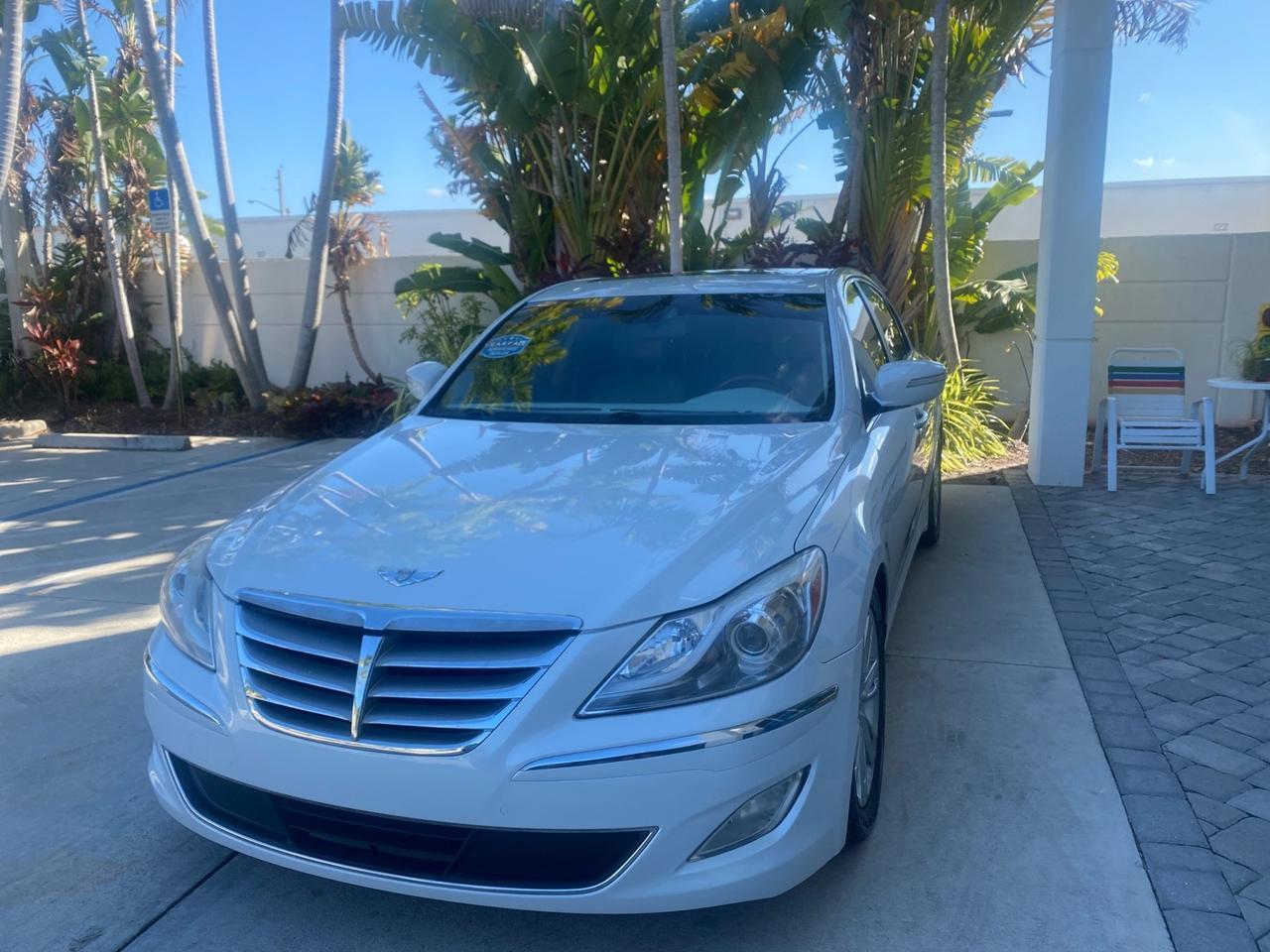 2012 Hyundai Genesis 4.6L V8 LOW MILES PEARL WHITE Pompano Beach FL