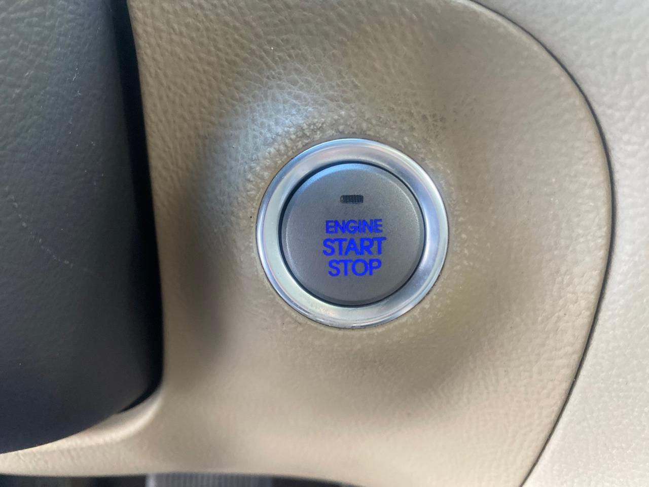 2012 Hyundai Genesis 4.6L V8 LOW MILES PEARL WHITE Pompano Beach FL