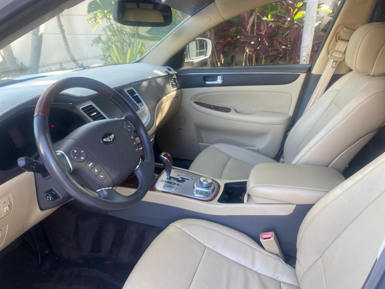 2012 Hyundai Genesis 4.6L V8 LOW MILES PEARL WHITE Pompano Beach FL