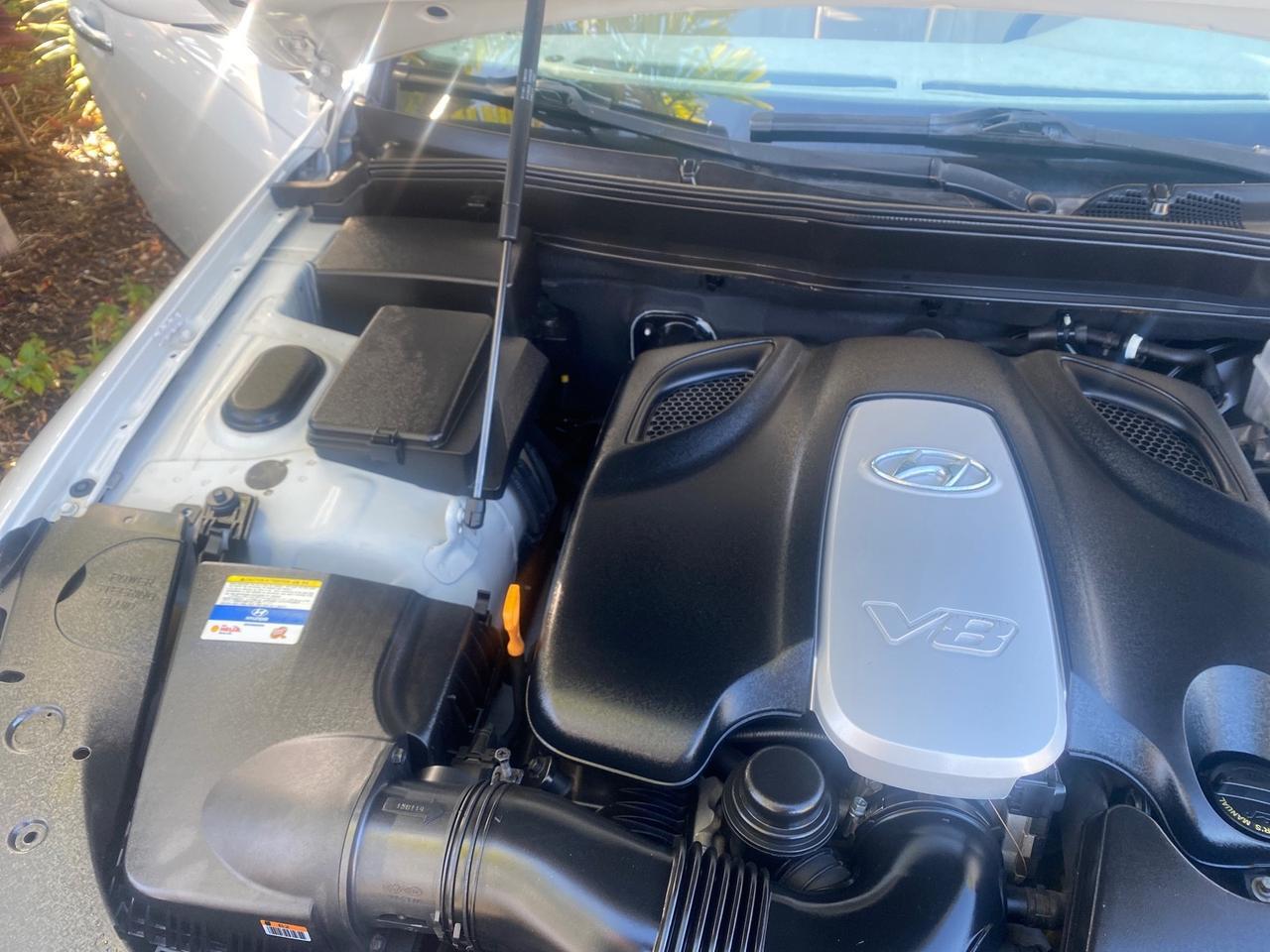 2012 Hyundai Genesis 4.6L V8 LOW MILES PEARL WHITE Pompano Beach FL